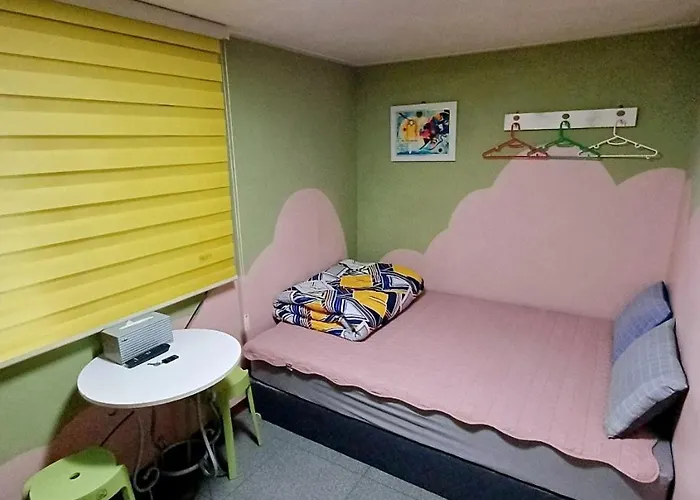 Korstay Guesthouse Seoul Station